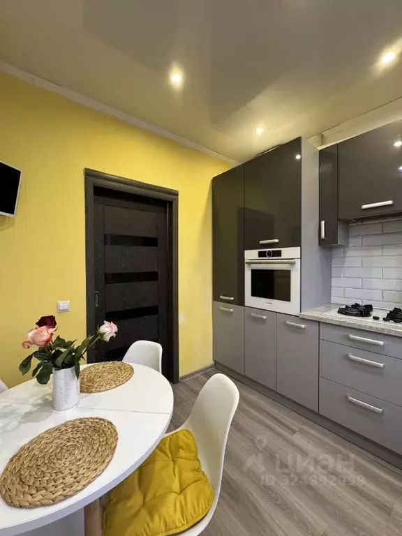 3-к кв. Калининградская область, Калининград Танковая ул., 9 (82.0 м) - Фото 2