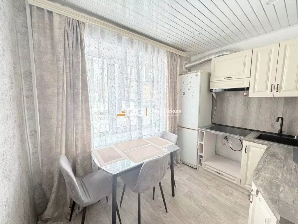 2-к кв. Брянская область, Брянск пер. Металлистов, 4А (37.0 м) - Фото 1