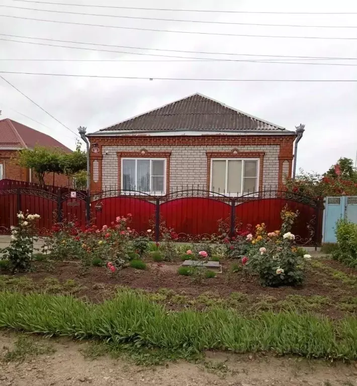 Дом в Краснодарский край, Кореновск ул. Мира, 30 (117 м) - Фото 1