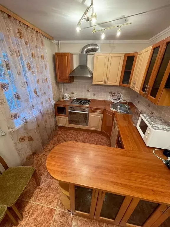 2-к. квартира, 60 м, 1/5 эт. - Фото 0
