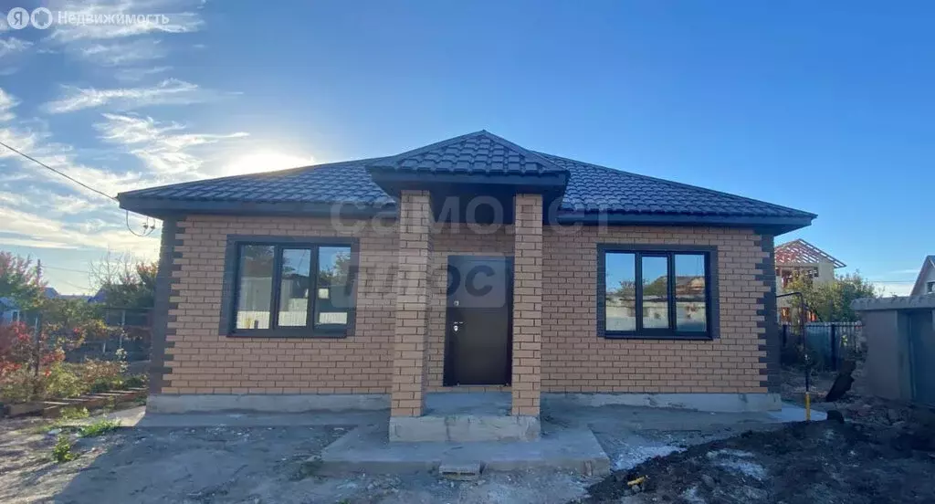 Дом в Нежинский сельсовет, СНТ Сказка, улица 12-я Линия (81.4 м) - Фото 1