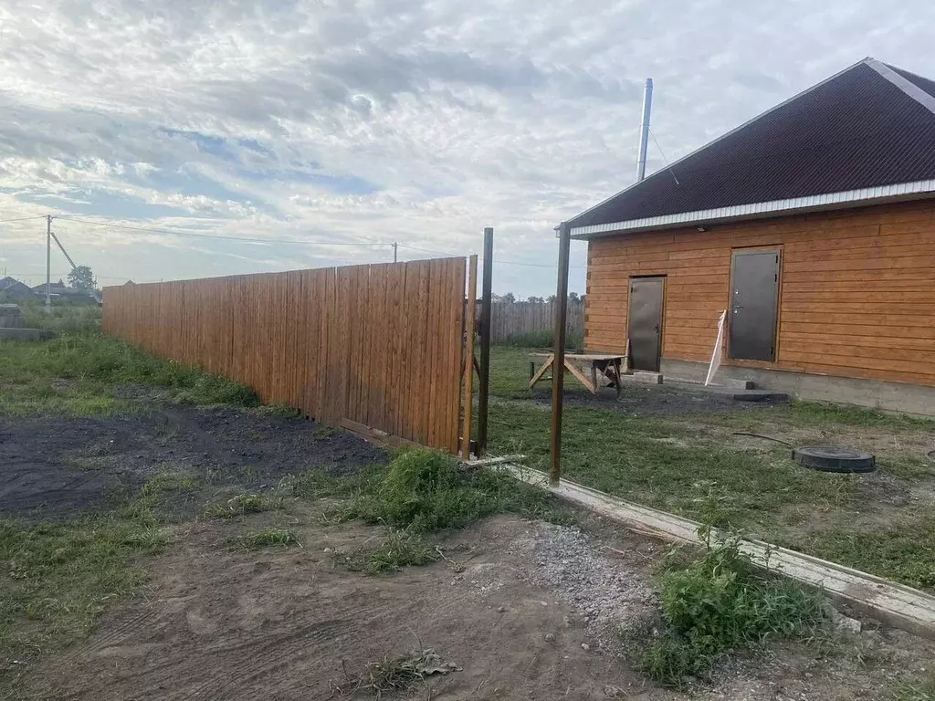 Дом в Хакасия, Усть-Абаканский район, д. Чапаево Абаканская ул. (108 ... - Фото 1