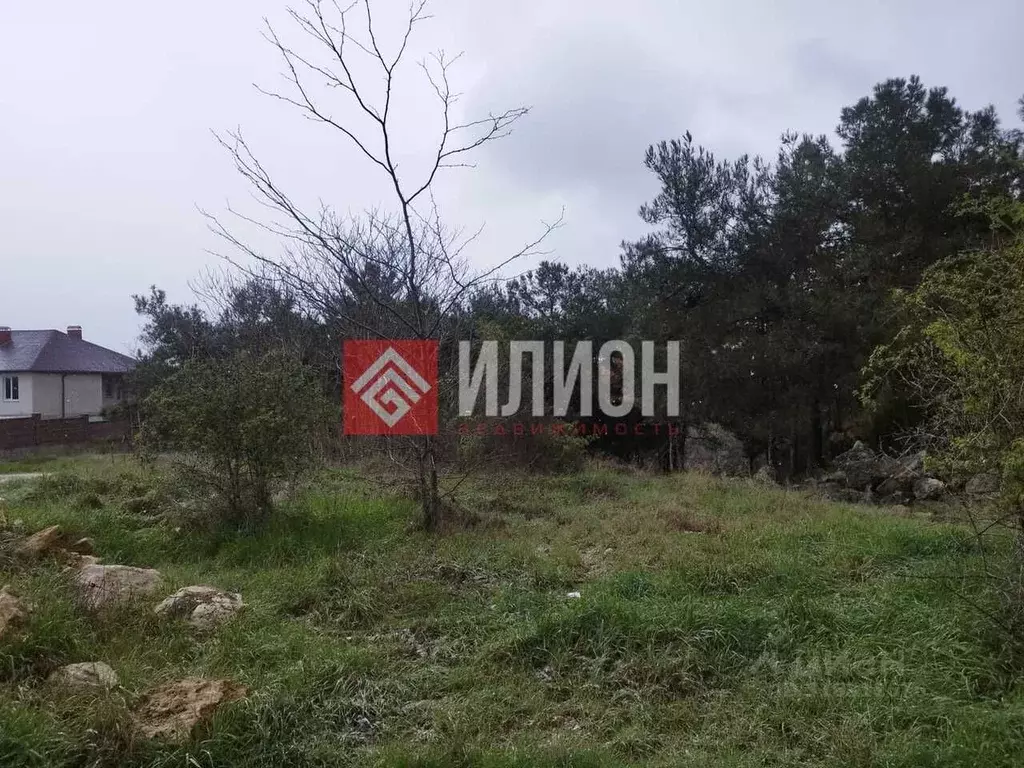 Участок в Севастополь ул. Ромашковая, 10 (4.0 сот.) - Фото 0