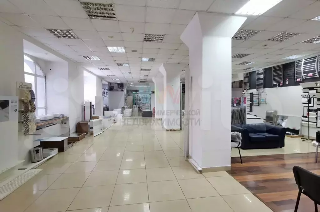 Торговое помещение 220 кв.м на проспекте Октября - Фото 1