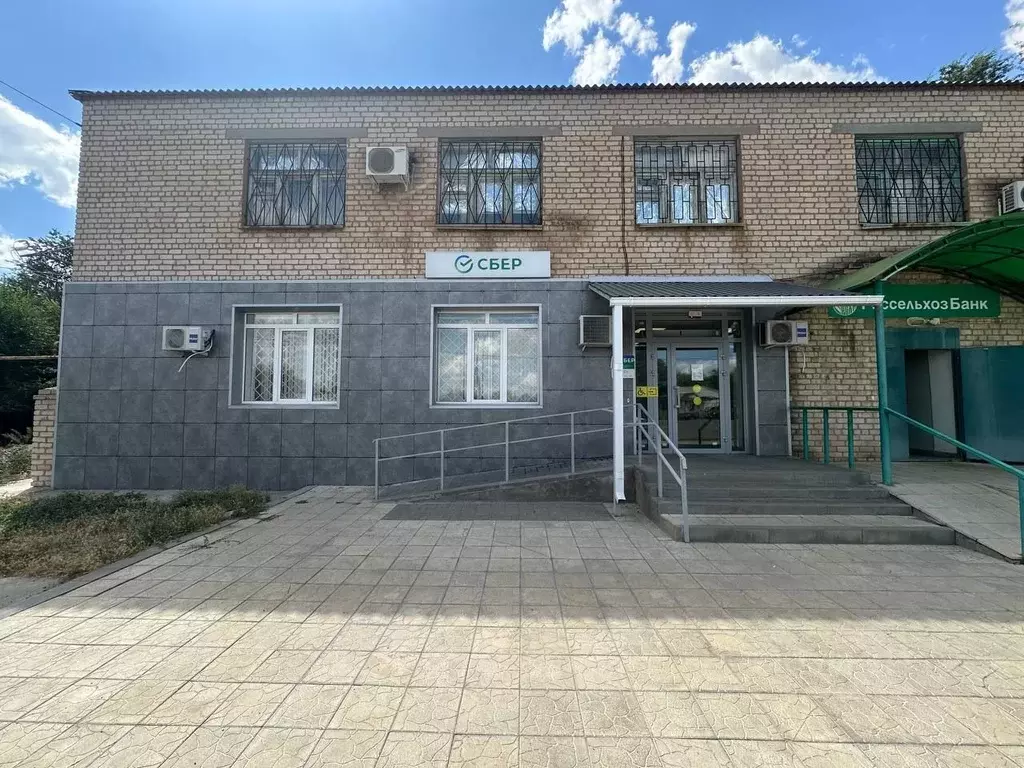 Помещение свободного назначения в Калмыкия, с. Малые Дербеты ул. ... - Фото 1