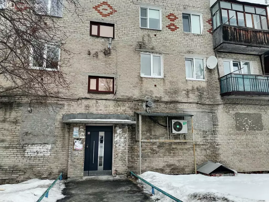3-комнатная квартира: Туринск, улица Спорта, 17 (57.2 м) - Фото 0