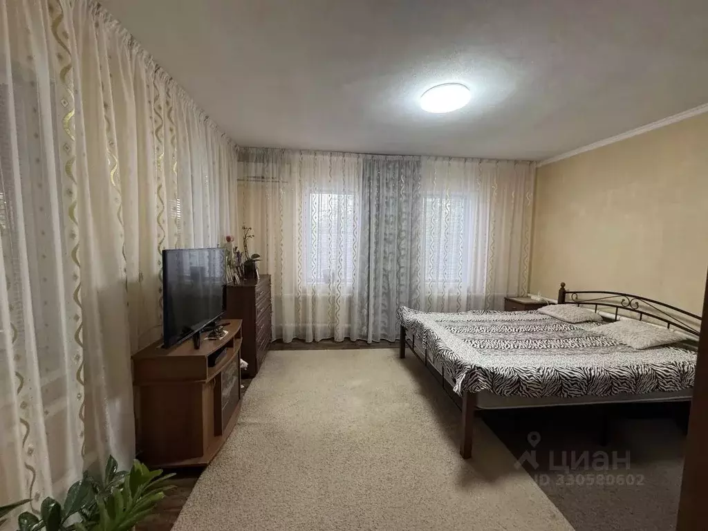 Дом в Краснодарский край, Белореченск пл. Центральная (50 м) - Фото 2