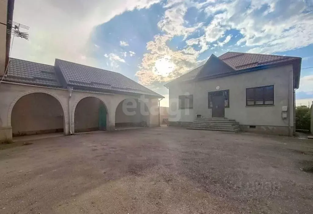 Дом в Кабардино-Балкария, Чегемский район, с. Нартан ул. Братьев ... - Фото 1
