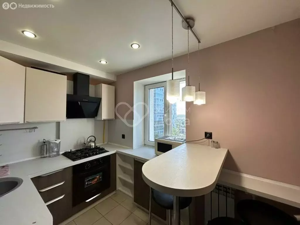 3-комнатная квартира: Волгоград, улица Генерала Ватутина, 14 (57.7 м) - Фото 0