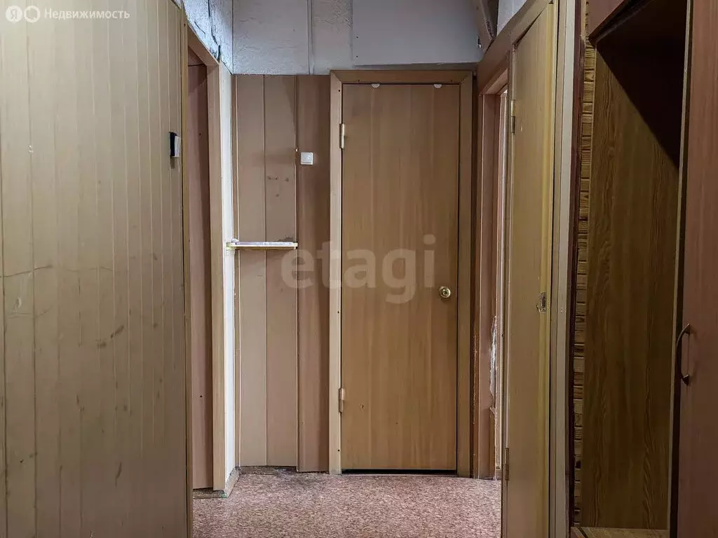 4-комнатная квартира: Медвежьегорск, улица Кирова, 15 (82.8 м) - Фото 0