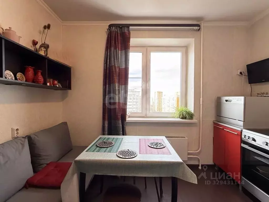 2-к кв. Московская область, Лобня ул. Катюшки, 62 (63.0 м) - Фото 1