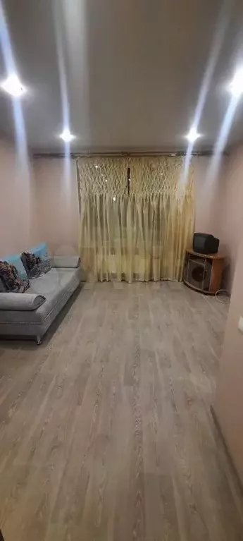 1-к. квартира, 40 м, 2/3 эт. - Фото 1