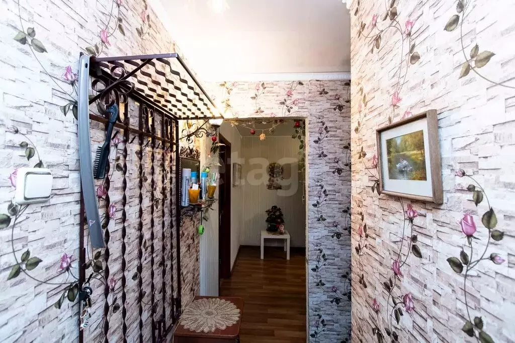 2-комнатная квартира: Тюмень, улица Воровского, 31 (40 м) - Фото 1