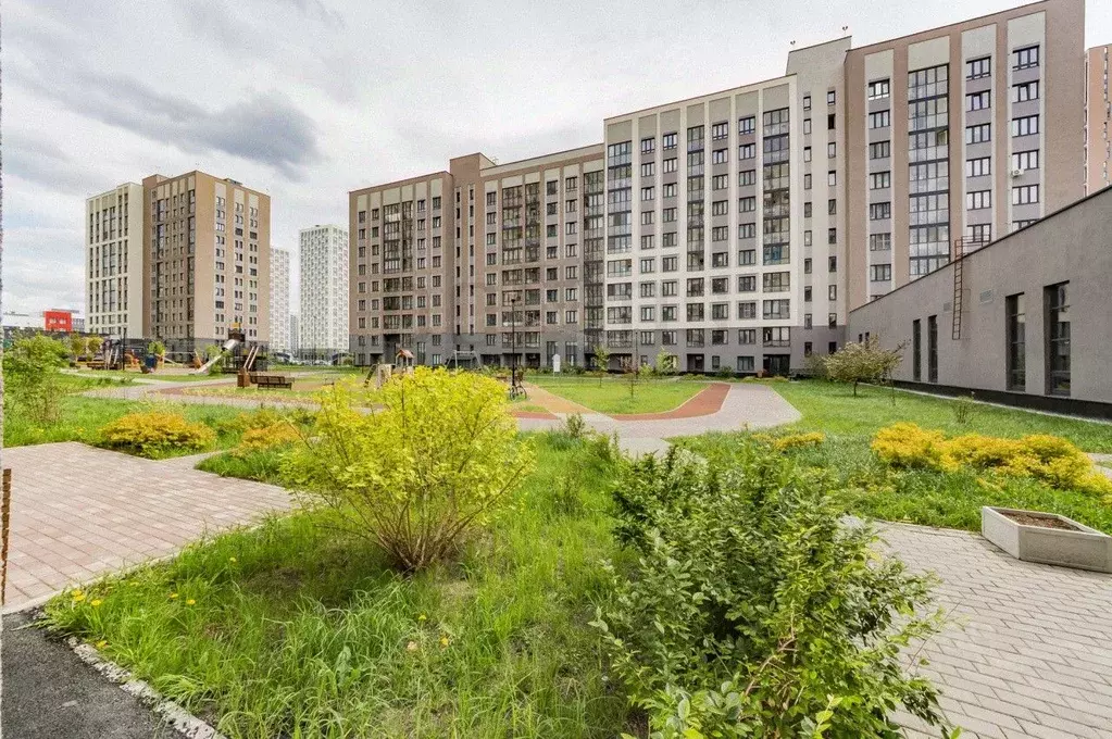 3-к кв. Свердловская область, Екатеринбург ул. Академика Парина, 40 ... - Фото 0