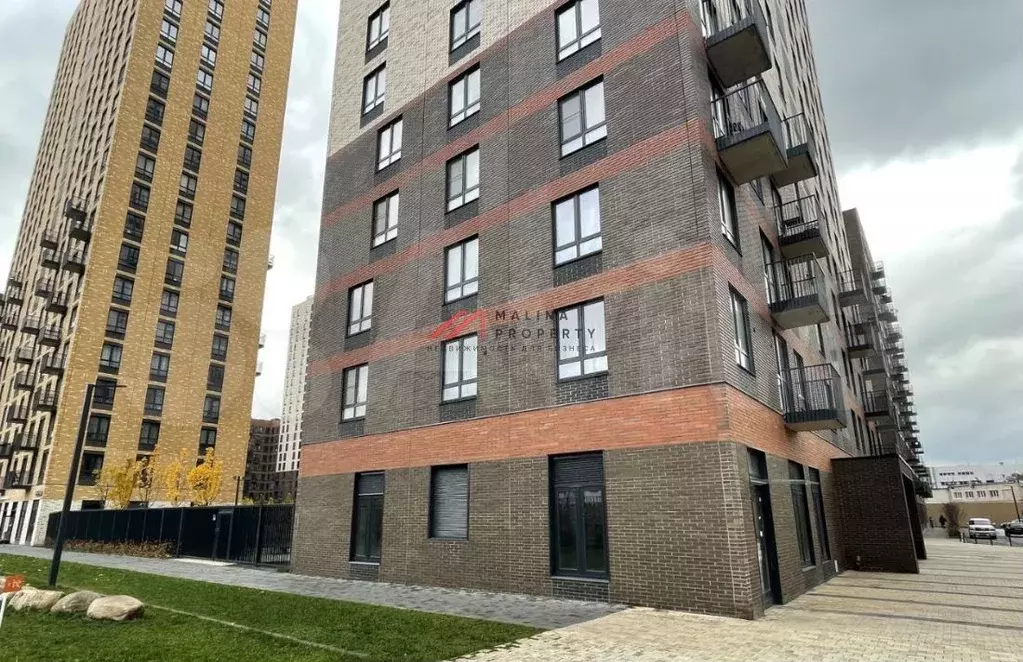 Продажа коммерческого помещения в новом доме - Фото 1