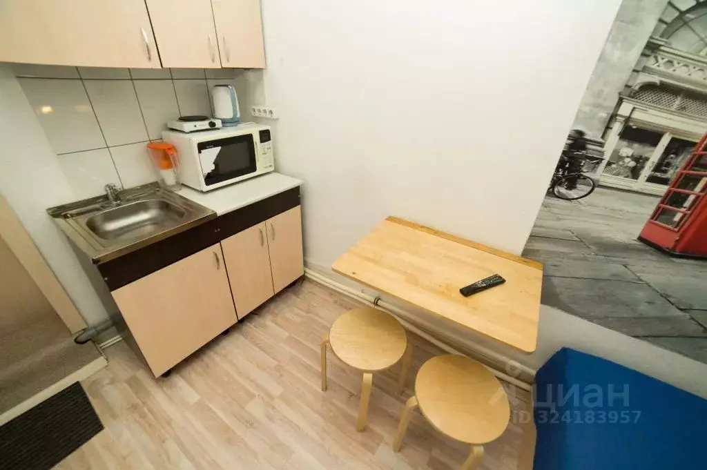 Комната Челябинская область, Челябинск ул. Свободы, 108А - Фото 2