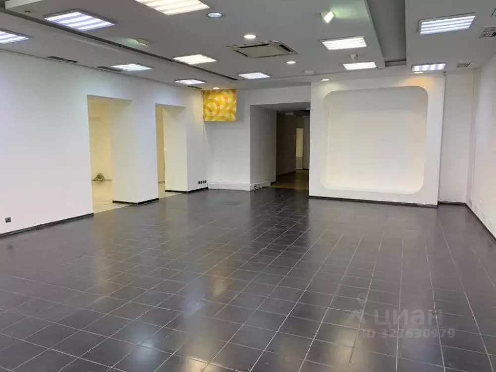 Торговая площадь в Иркутская область, Иркутск ул. Урицкого, 5 (847 м) - Фото 1