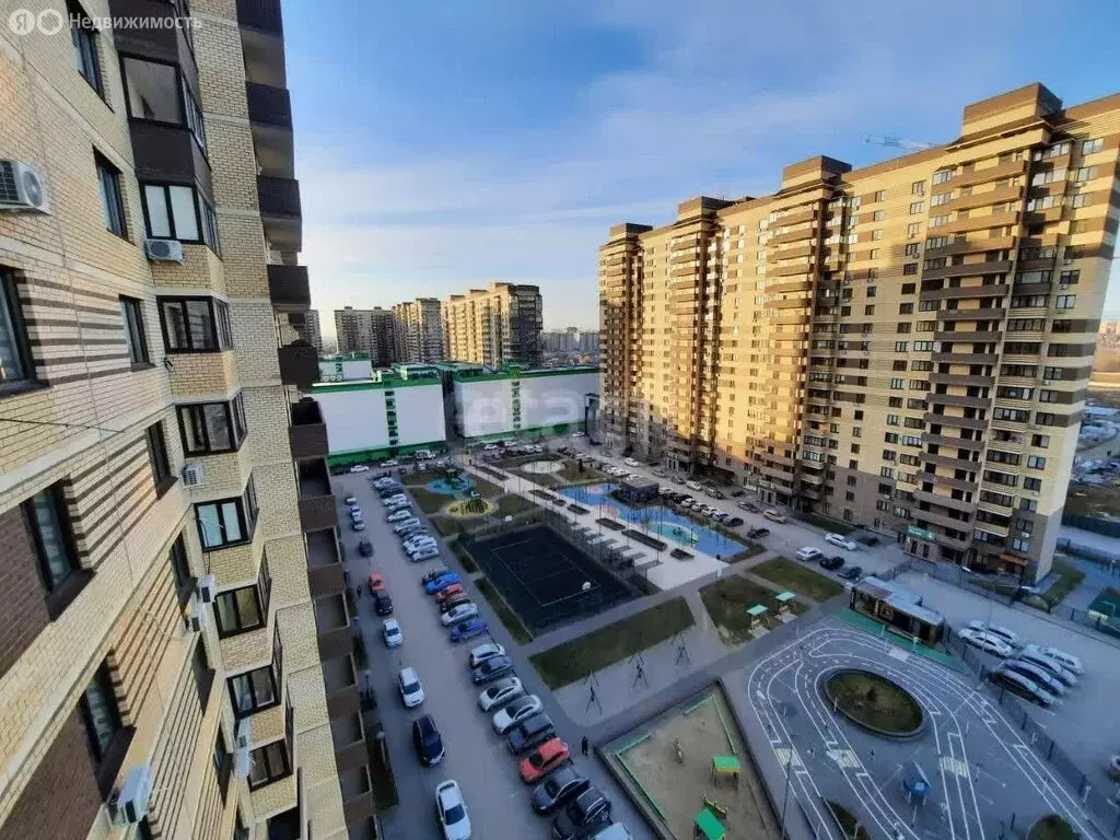 Квартира-студия: Тюмень, улица Тимофея Чаркова, 81к2 (28.8 м) - Фото 0