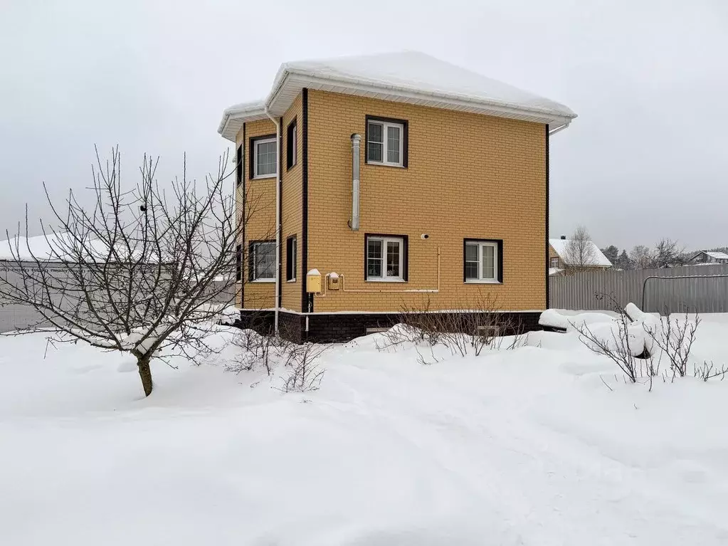 Дом в Калужская область, Малоярославецкий муниципальный округ, ... - Фото 1