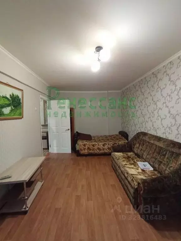 1-к кв. Брянская область, Брянск ул. 22-го съезда КПСС, 33 (35.0 м) - Фото 0