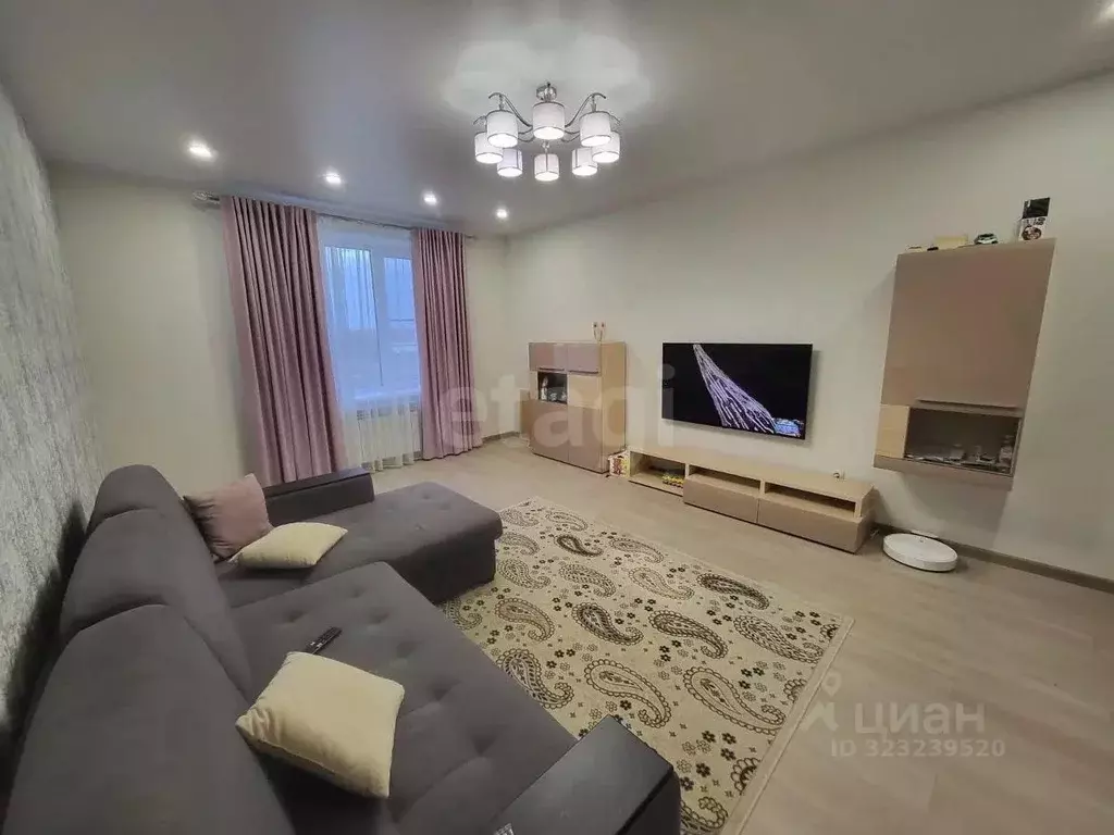 2-к кв. Калужская область, Калуга Академическая ул., 10 (67.2 м) - Фото 1