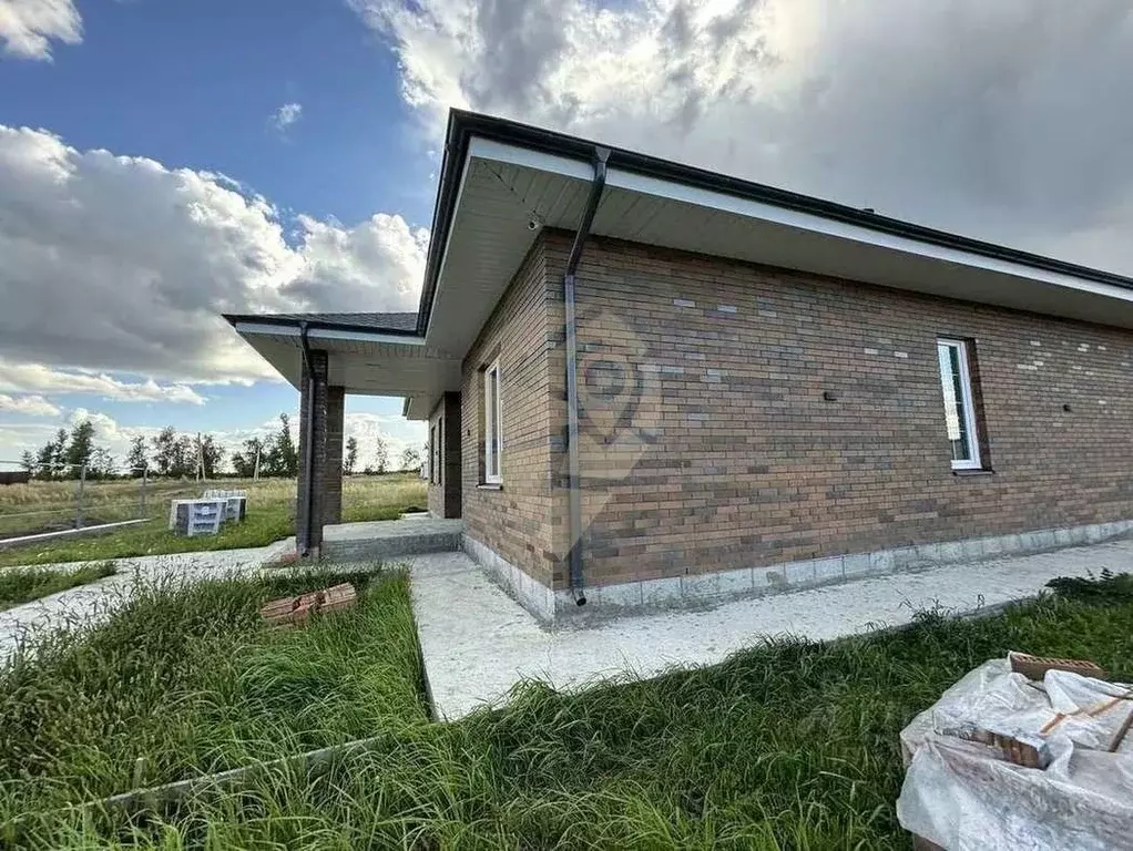 Дом в Белгородская область, Старооскольский городской округ, с. ... - Фото 2