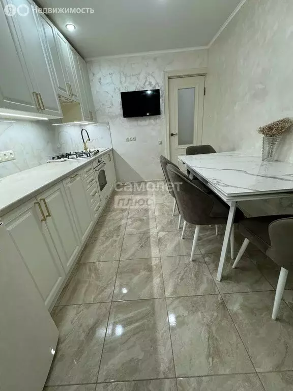 3-комнатная квартира: Ессентуки, улица Орджоникидзе, 67А (68.8 м) - Фото 0