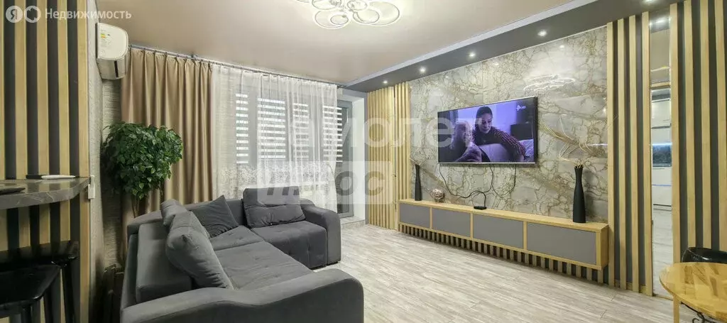 3-комнатная квартира: Волгоград, улица Гвоздкова, 16 (63.8 м) - Фото 1