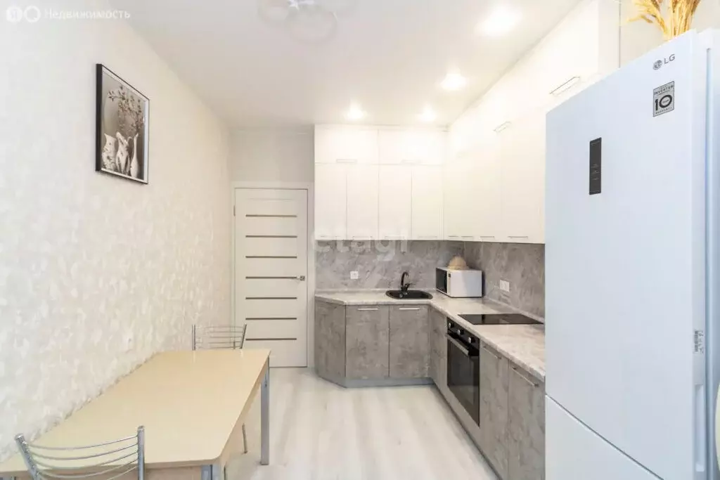 2-комнатная квартира: Тюмень, улица Ветеранов Труда, 9Ак1 (63.5 м) - Фото 2