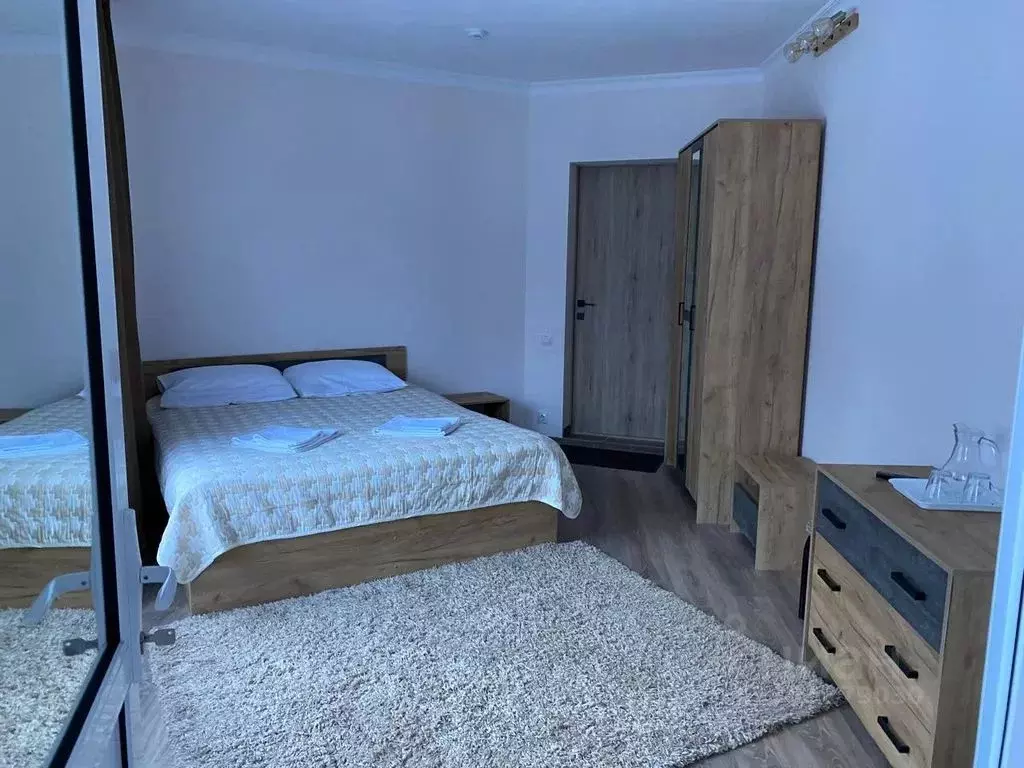 Комната Кабардино-Балкария, Эльбрусский район, с. Терскол ул. Азау, 9 - Фото 1