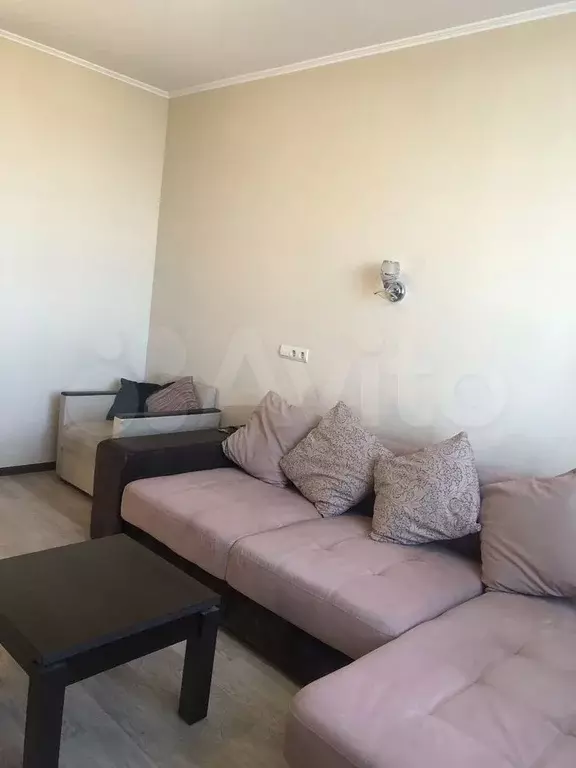 10 и более-к. квартира, 64 м, 14/17 эт. - Фото 0