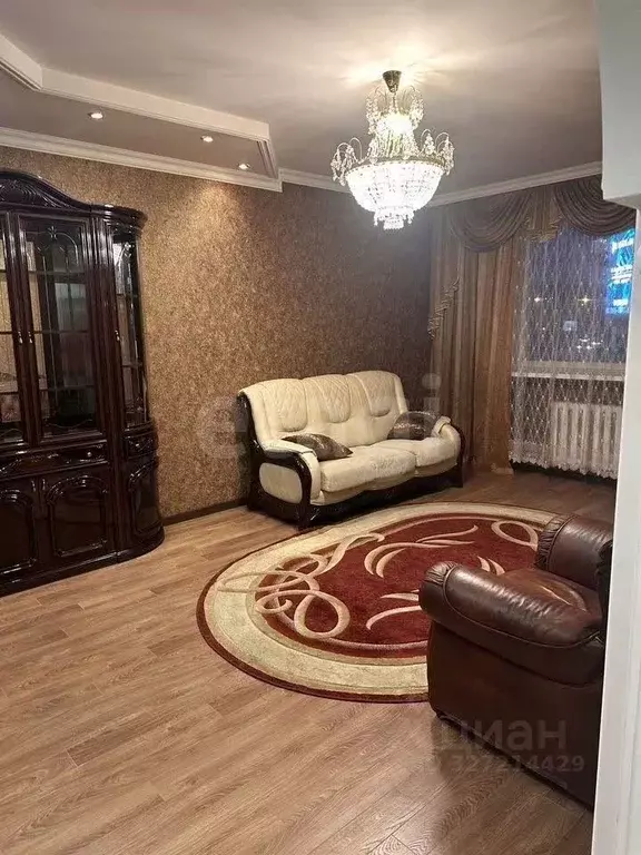 2-к кв. Тюменская область, Тюмень ул. 50 лет Октября, 3 (68.0 м) - Фото 2