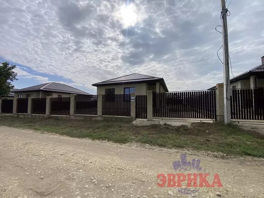 Дом в Краснодарский край, Крымский район, Варениковская ст-ца Красная ... - Фото 0