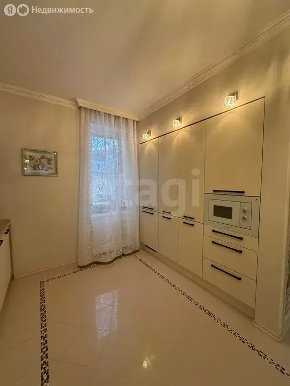 2-комнатная квартира: Тюмень, улица Александра Логунова, 11 (125 м) - Фото 2