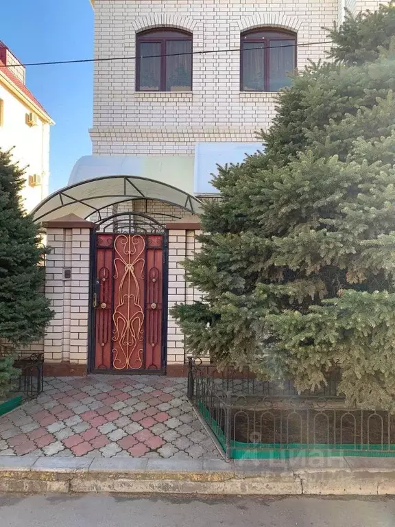 Дом в Астраханская область, Астрахань Акварельная ул., 14 (510 м) - Фото 1