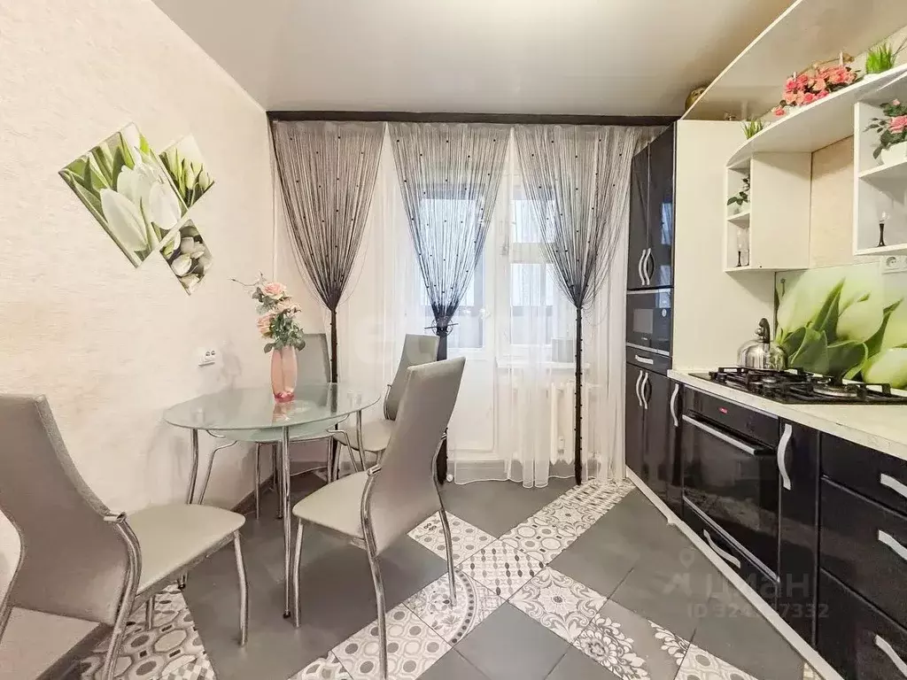 3-к кв. Псковская область, Псков ул. Крестки, 7 (67.6 м) - Фото 1