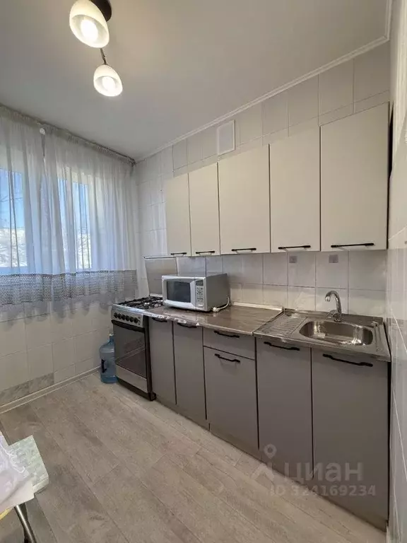 3-к кв. Челябинская область, Челябинск просп. Победы, 354 (60.0 м) - Фото 1