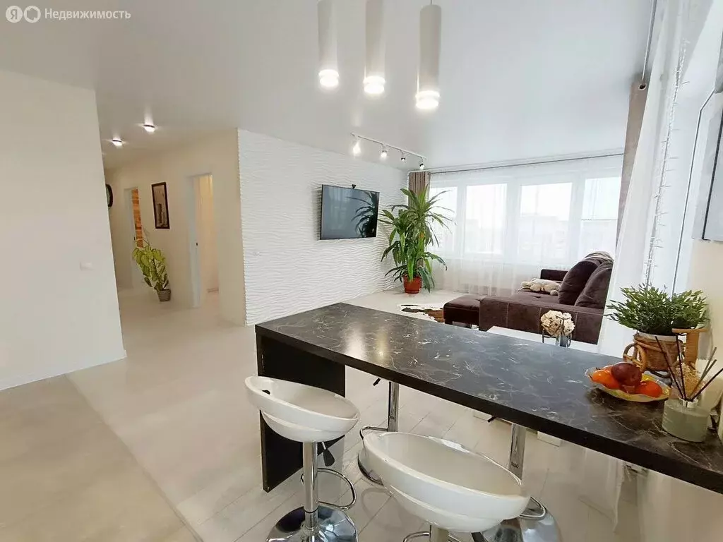 3-комнатная квартира: Тюмень, улица Николая Ростовцева, 22к1 (79.1 м) - Фото 1