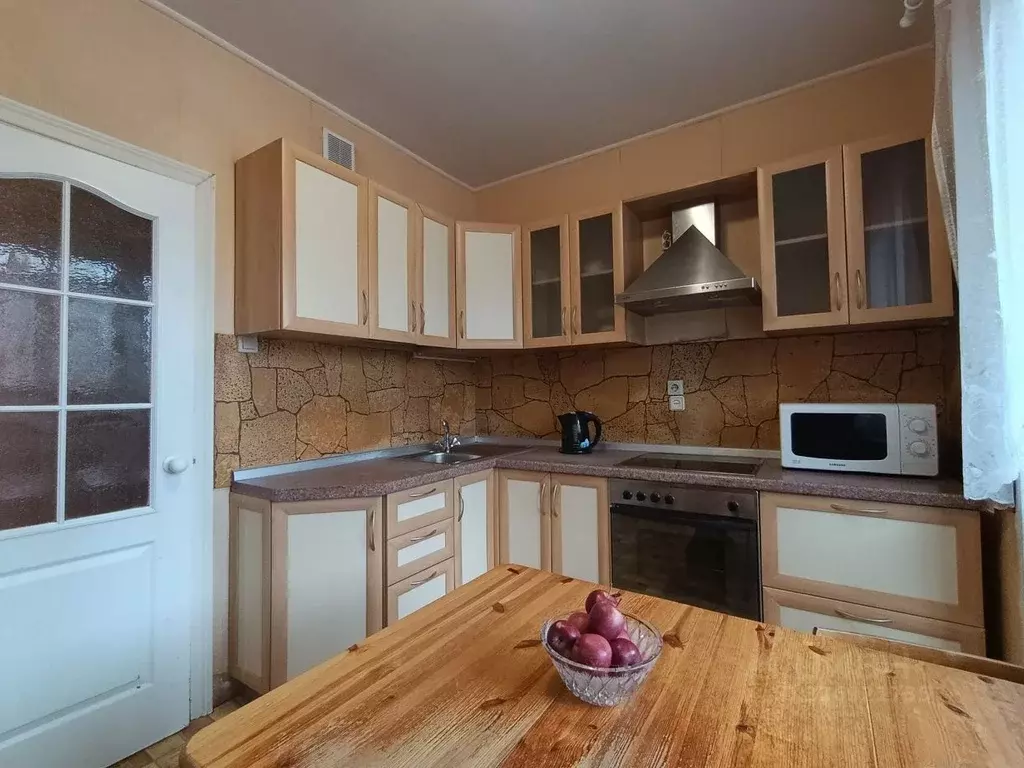 3-к кв. Свердловская область, Екатеринбург ул. Бебеля, 108 (67.0 м) - Фото 1