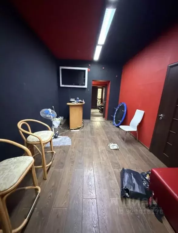 Торговая площадь в Калужская область, Обнинск ул. Горького, 62 (79 м) - Фото 2