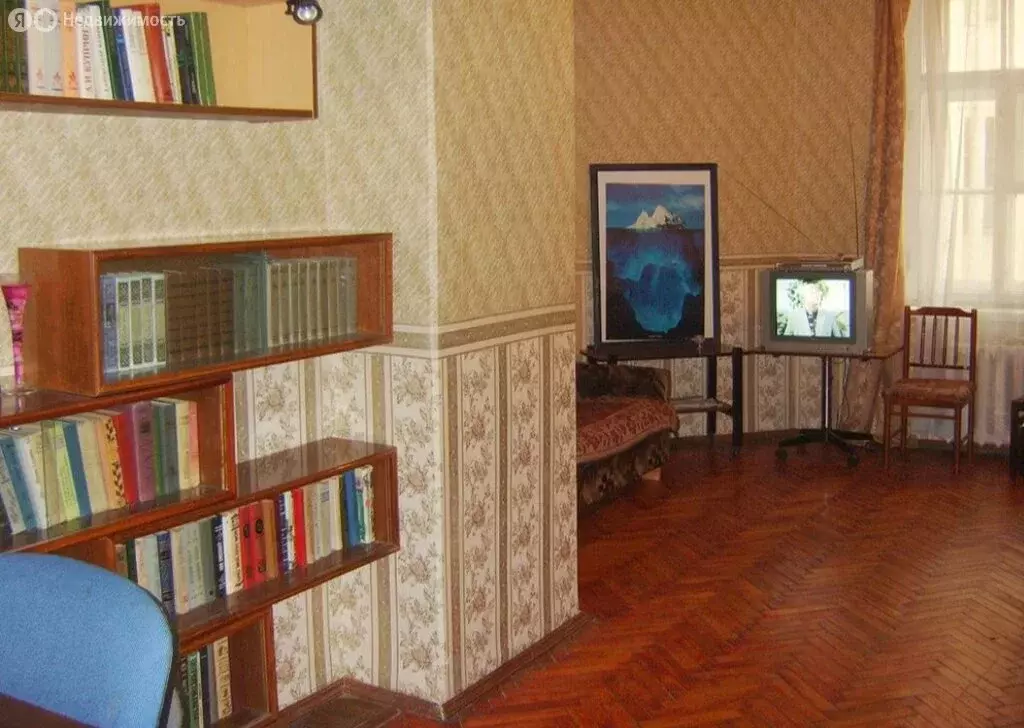 3-комнатная квартира: Санкт-Петербург, 10-я линия Васильевского ... - Фото 2