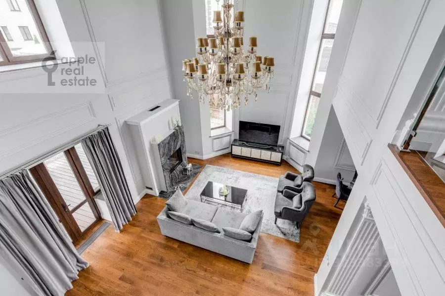 Дом в Москва пос. Марьино, ул. Николая Клюева (250 м) - Фото 1