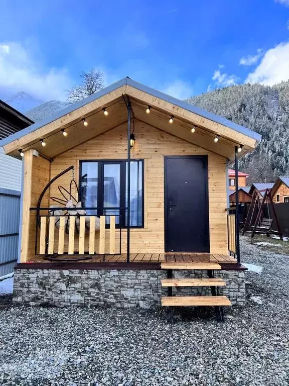 Дом в Карачаево-Черкесия, Зеленчукский район, с. Архыз ул. Курджиева, ... - Фото 1