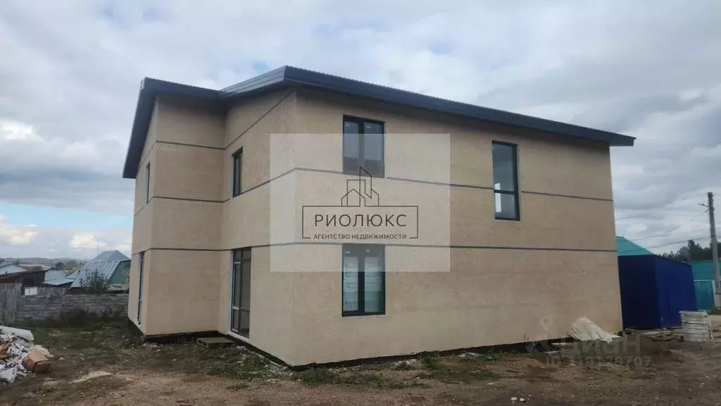 Дом в Башкортостан, Абзелиловский район, Аскаровский сельсовет, с. ... - Фото 1