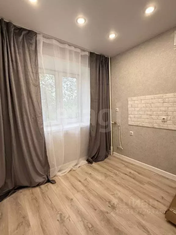 2-к кв. Тюменская область, Тюмень ул. Мельникайте, 64 (41.3 м) - Фото 0