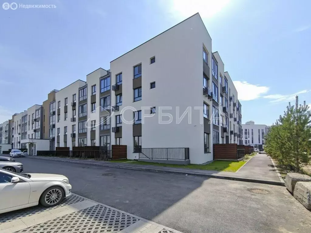1-комнатная квартира: Тюмень, улица Сергея Свиридова, 11 (36.2 м) - Фото 1