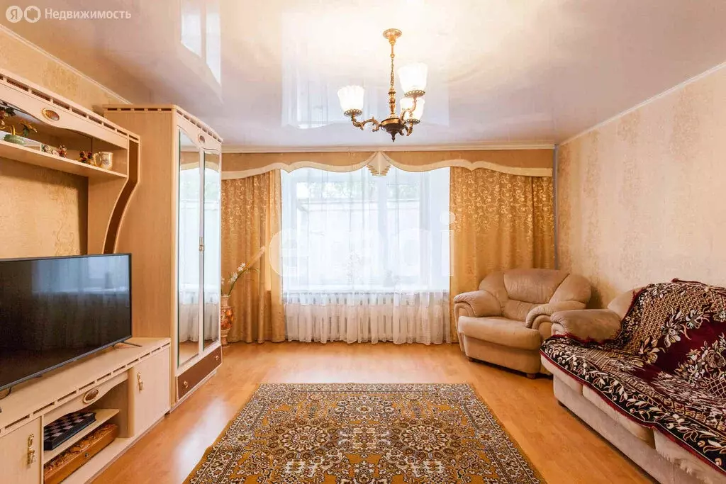 Дом в село Бородино, улица Пушкина (200.1 м) - Фото 0