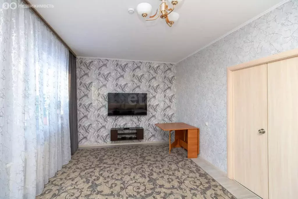 3-комнатная квартира: Тюмень, улица Муравленко, 9 (72.9 м) - Фото 2