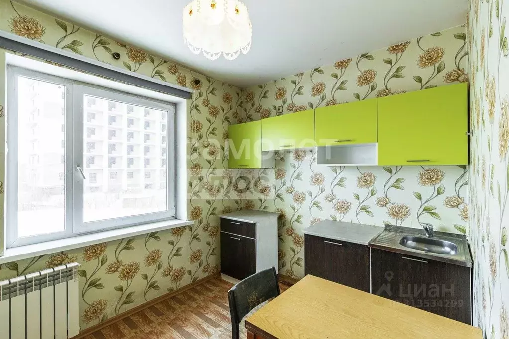 1-к кв. Омская область, Омск ул. 3-я Енисейская, 32/1 (37.0 м) - Фото 0