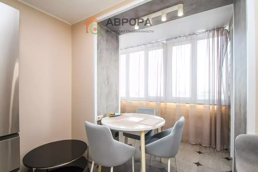 2-к кв. Ханты-Мансийский АО, Сургут Игоря Киртбая ул., 18 (74.5 м) - Фото 2